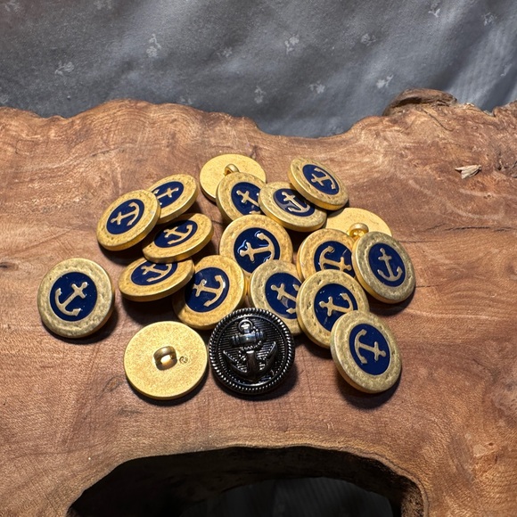 20 Vintage Anchor Buttons - Picture 3 of 7